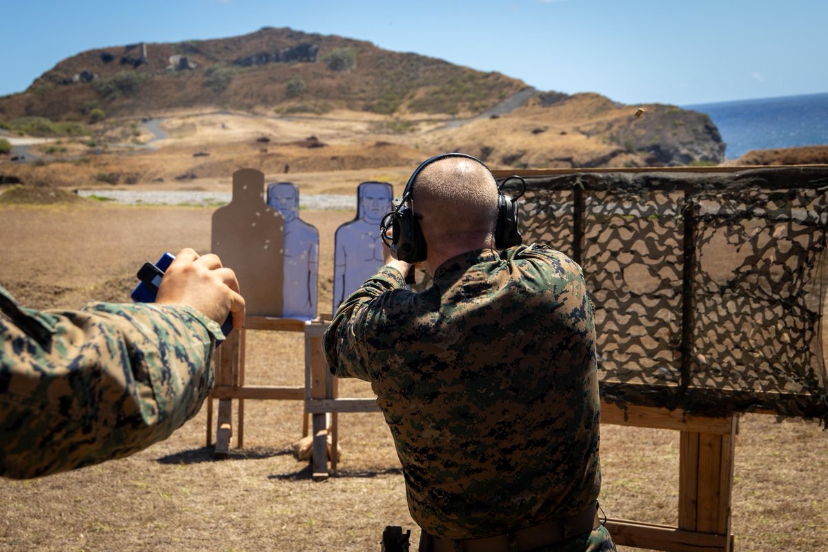 USMC's tweet image. #Marines with @3d_Marine_Div complete an intramural marksmanship competition at Marine Corps Base Hawaii, July 15, 2025.
The intramural marksmanship competition occurs quarterly, showcasing service members' rifle and pistol marksmanship skills while exercising technical and…