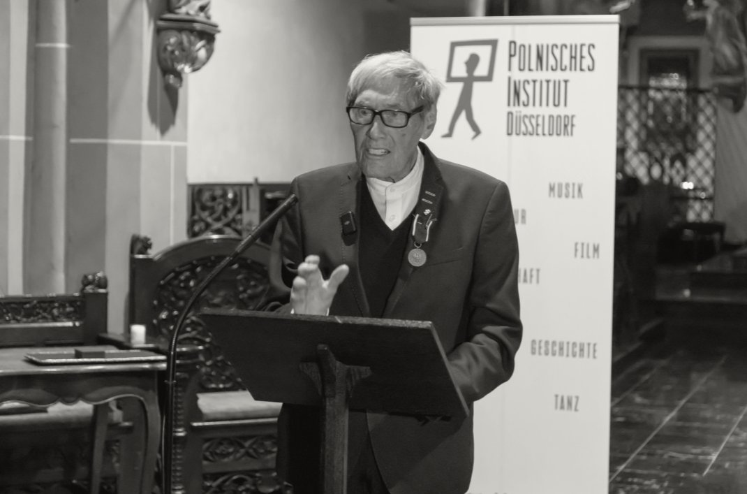 Polnisches Institut Düsseldorf (@plinstitut_dues) on Twitter photo .<a href="/PLInstitut_Dues/">Polnisches Institut Düsseldorf</a> trauert um Bert Gerresheim (1935-2025). Der herausragende Bildhauer, Maler & Grafiker widmete viele Werke prominenten polnischen Geistlichen und der polnischen Zeitgeschichte.
Für seine Verdienste erhielt er die Ehrenmedaille Bene Merito des 🇵🇱 Außenministers. .<a href="/PLInstitut_Dues/">Polnisches Institut Düsseldorf</a> trauert um Bert Gerresheim (1935-2025). Der herausragende Bildhauer, Maler & Grafiker widmete viele Werke prominenten polnischen Geistlichen und der polnischen Zeitgeschichte.
Für seine Verdienste erhielt er die Ehrenmedaille Bene Merito des 🇵🇱 Außenministers.