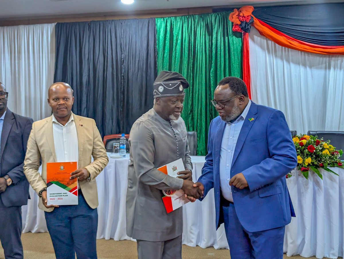 UNDPZambia's tweet image. A new era for 🇿🇲’s mining sector!
Today, @ZambiaMines launched 4 strategic tools to boost transparency, engagement & accountability.
✅ Communication Strategy
✅ Stakeholder Strategy
✅ Communication Plan
✅ M&E Framework
We applaud the Ministry’s leadership in driving reform.