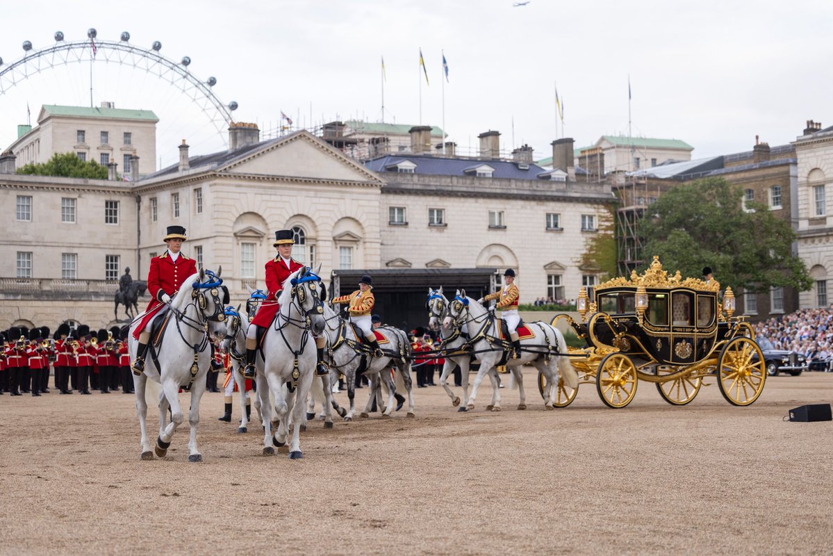 RoyalFamily's tweet image. 🎶 Celebrating the incredible musical talent of @BritishArmy!
Last night on Horse Guards Parade, The Princess Royal attended the Military Musical Spectacular, ‘Heroes’!