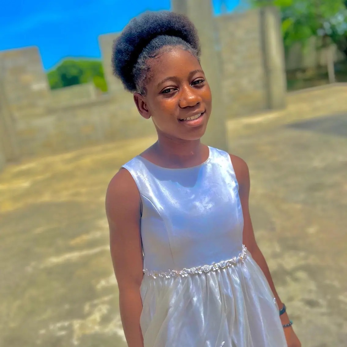 Jodi a se anivèsè Elisabeth Jean Félix. Ede nou swete l bòn fèt!🎂 #joyeuxanniversaire #lajenès #espwa #baskètbòl #Ayiti #BALAyiti 
---
Today is Elisabeth Jean Félix's birthday. Please help us wish her a happy birthday! 🎂# #happybirthday #youth #hope #basketball #Haiti #BALHaiti