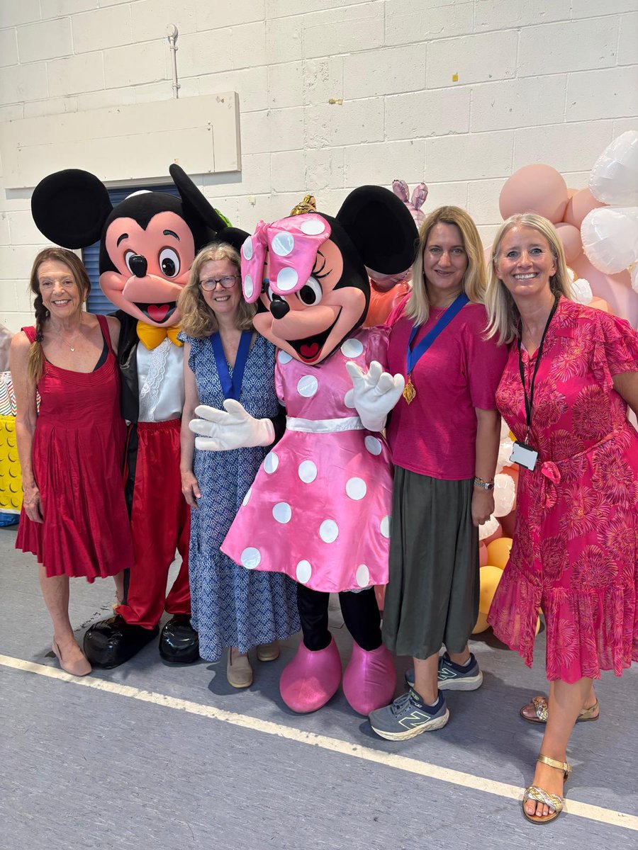 WandsworthMayor's tweet image. The Deputy Mayor was invited to present medals and certificates to the young children who are in care in Wandsworth. Celebrating the individual achievements of each child. It was a joy to celebrating with children, families, carers and teachers, as well as Micky and Mini Mouse.