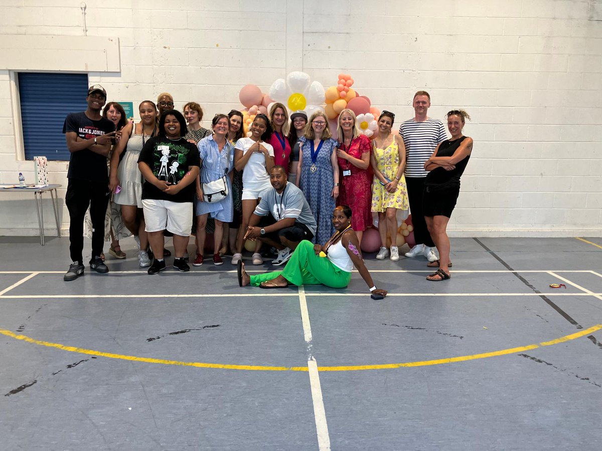 WandsworthMayor's tweet image. The Deputy Mayor was invited to present medals and certificates to the young children who are in care in Wandsworth. Celebrating the individual achievements of each child. It was a joy to celebrating with children, families, carers and teachers, as well as Micky and Mini Mouse.