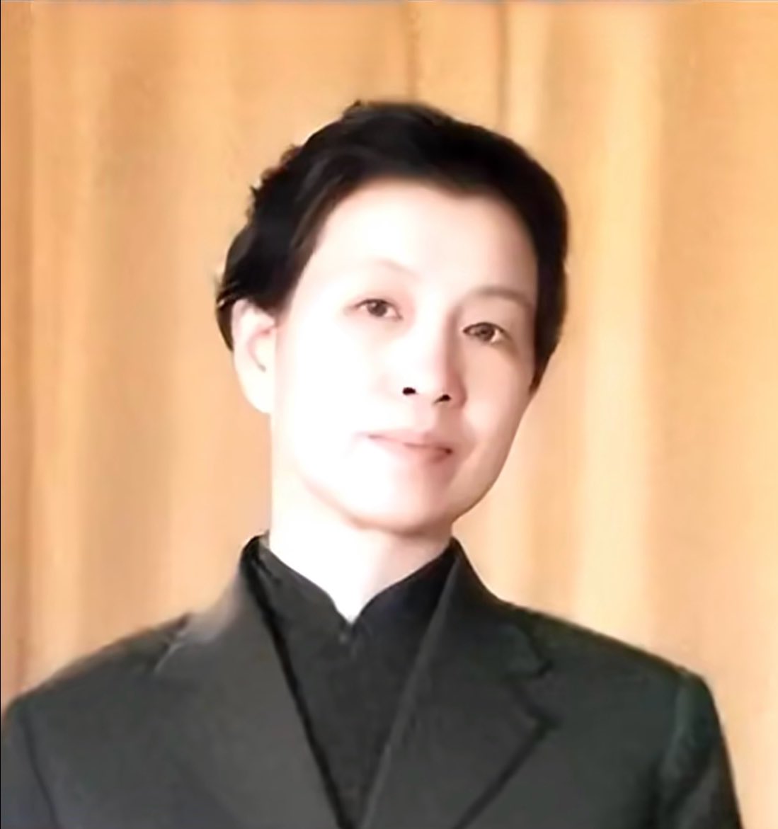 erjiajia56's tweet image. 妈妈永远是干净的,香香的,想变成史莱姆糊在妈妈后背上,随时猛吸一口,再嘬嘬嘬,亲亲手臂,亲亲膝盖,亲亲手指,亲亲耳朵,啃一口脑壳,啃一口肩膀,啃一口大腿,再把脸贴在所有地方吸吸吸吸,妈妈的头发香香,衣服也香香,枕头床单全都香香,皮肤咬起来也很有弹性,咬上去了就不想松口