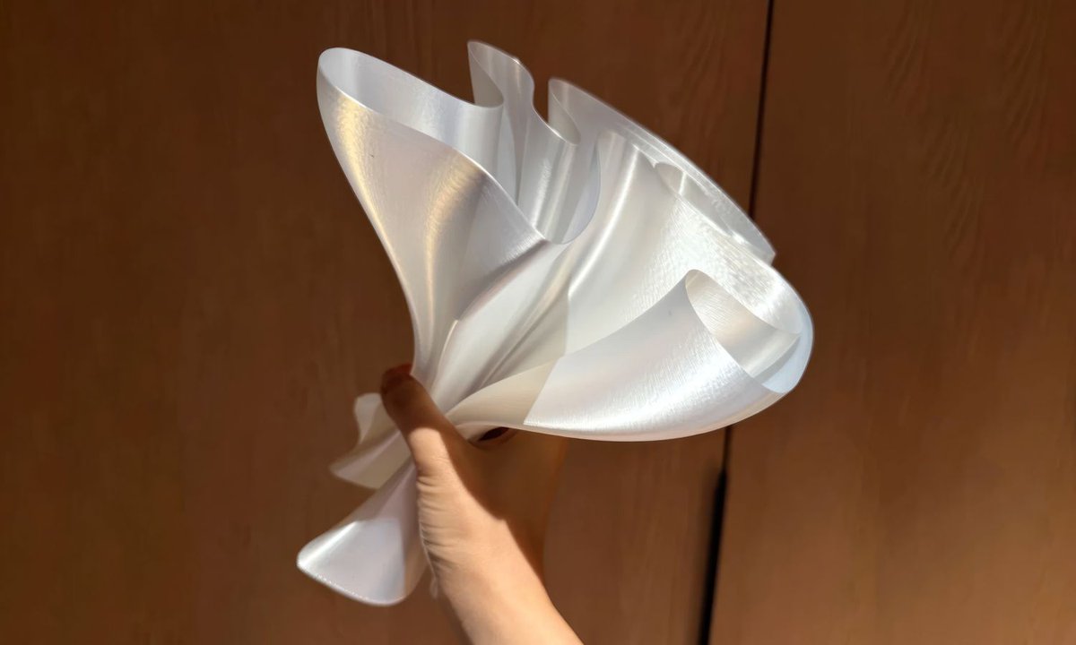facfox3d's tweet image. Transform ideas into art, fast, with 3D printing! The fun of 3D printing means you can easily achieve an artful design, like this elegant bouquet vase with its twisting, petal-like form using silky PLA, and get it in hours.
More: buff.ly/VpIQfyK
#3DPrinting #ArtfulDesign