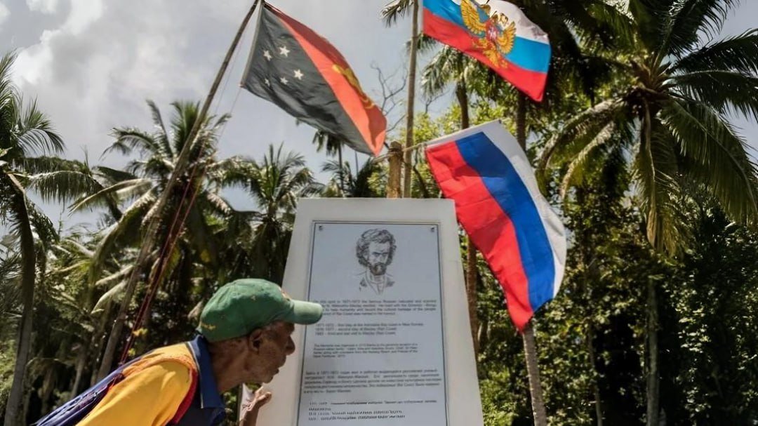 Russia's tweet image. ๐บ #OTD in 1846, legendary Russian ethnologist & traveller Nikolai #MiklouhoMaklai was born
A pioneer in studying Melanesia's indigenous peoples, he was known as The Man from the Moon & a guardian spirit to locals
His legacy lives on in research & memory of the region's people