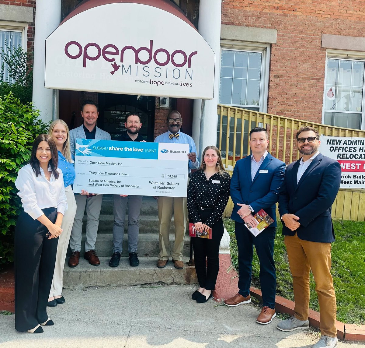 WestHerr's tweet image. Our three #Subaru stores, #WestHerr Subaru of #OrchardPark, West Herr Subaru of #Lockport & West Herr Subaru of #Rochester were honored to present checks to @feedmorewny, @CradleBeachInc & @ODMRoc, totaling $146,820 as a part of our annual #SubaruShareTheLove Event! 💙 🚘
Thank…