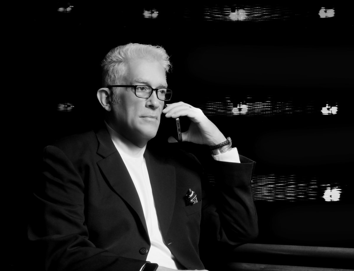 Happy Birthday to TITAS/DANCE UNBOUND’s Executive and Artistic Director Charles Santos 🎂

Thank you to Charles for over two decades of visionary and bold leadership!