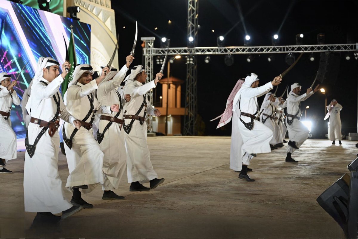إطلاق مهرجان #محافظة_القرى للتسوق والترفيه ضمن فعاليات #صيف_الباحة_2025 ، بحضور أمين منطقة الباحة الدكتور علي بن محمد السواط، ومحافظ القرى عبدالله بن سعد الدامر وعدد من مديري الجهات الحكومية ، وسط تفاعل الزوار في متنزه الثروة الوطني مع العروض التراثية والفنية، ضمن أكثر من 500