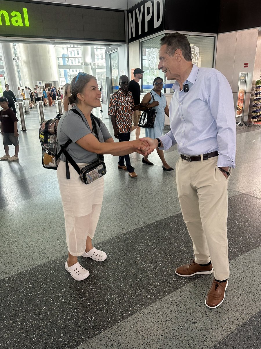 andrewcuomo's tweet image. Great morning talking to voters at the South Ferry ⛴️ Terminal