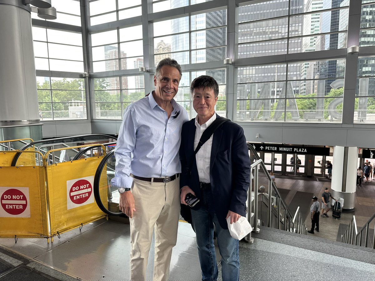 andrewcuomo's tweet image. Great morning talking to voters at the South Ferry ⛴️ Terminal