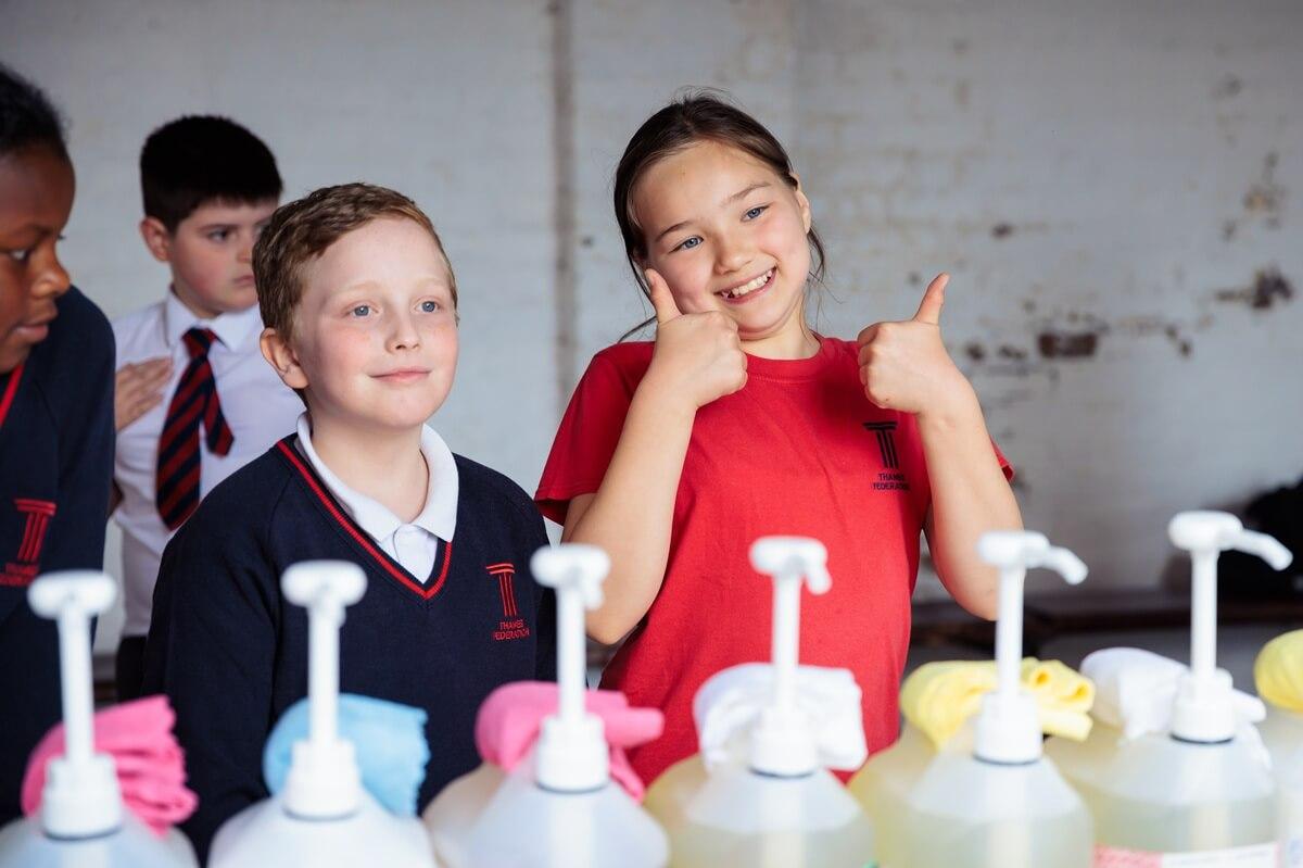 ♻️Entrepreneurial pupils from three local primary schools have opened eco-refill shops on their school grounds.

It means parents can refill household essentials like washing up liquid and laundry detergent, without creating plastic waste.

Read more: lbhf.gov.uk/news/2025/07/p…