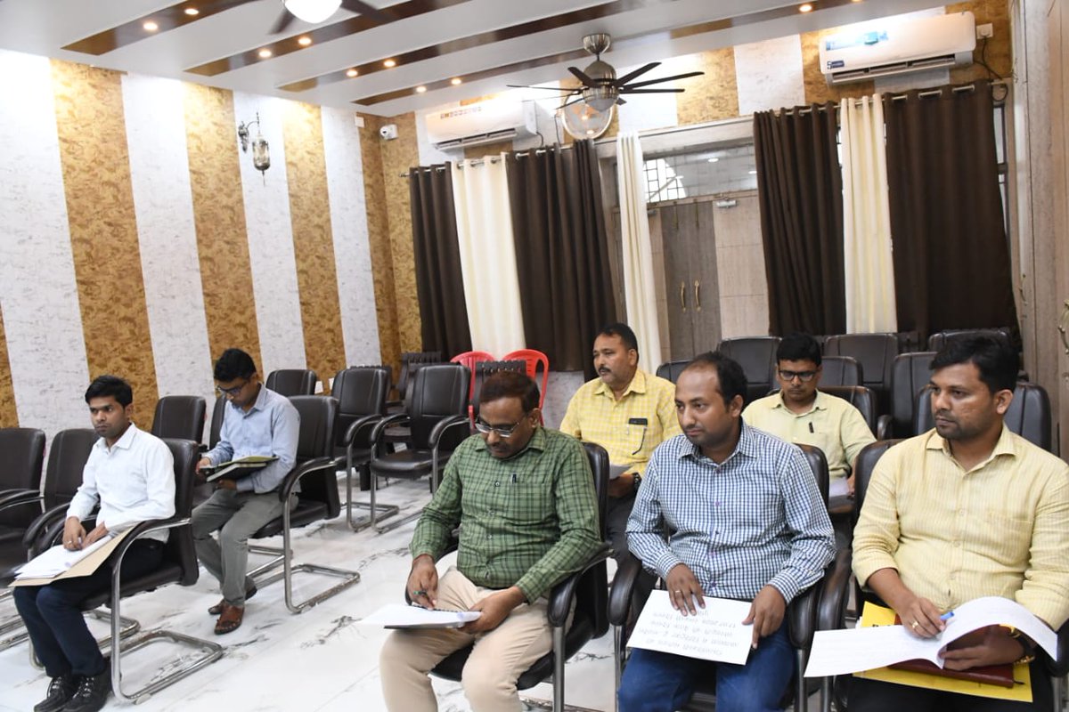 डिस्ट्रिक्ट ई-गवर्नेंस सोसायटी की बैठक कर आवश्यक निर्देश दिया। <a href="/CMOfficeUP/">CM Office, GoUP</a> <a href="/UPGovt/">Government of UP</a> <a href="/InfoDeptUP/">Information and Public Relations Department, UP</a>