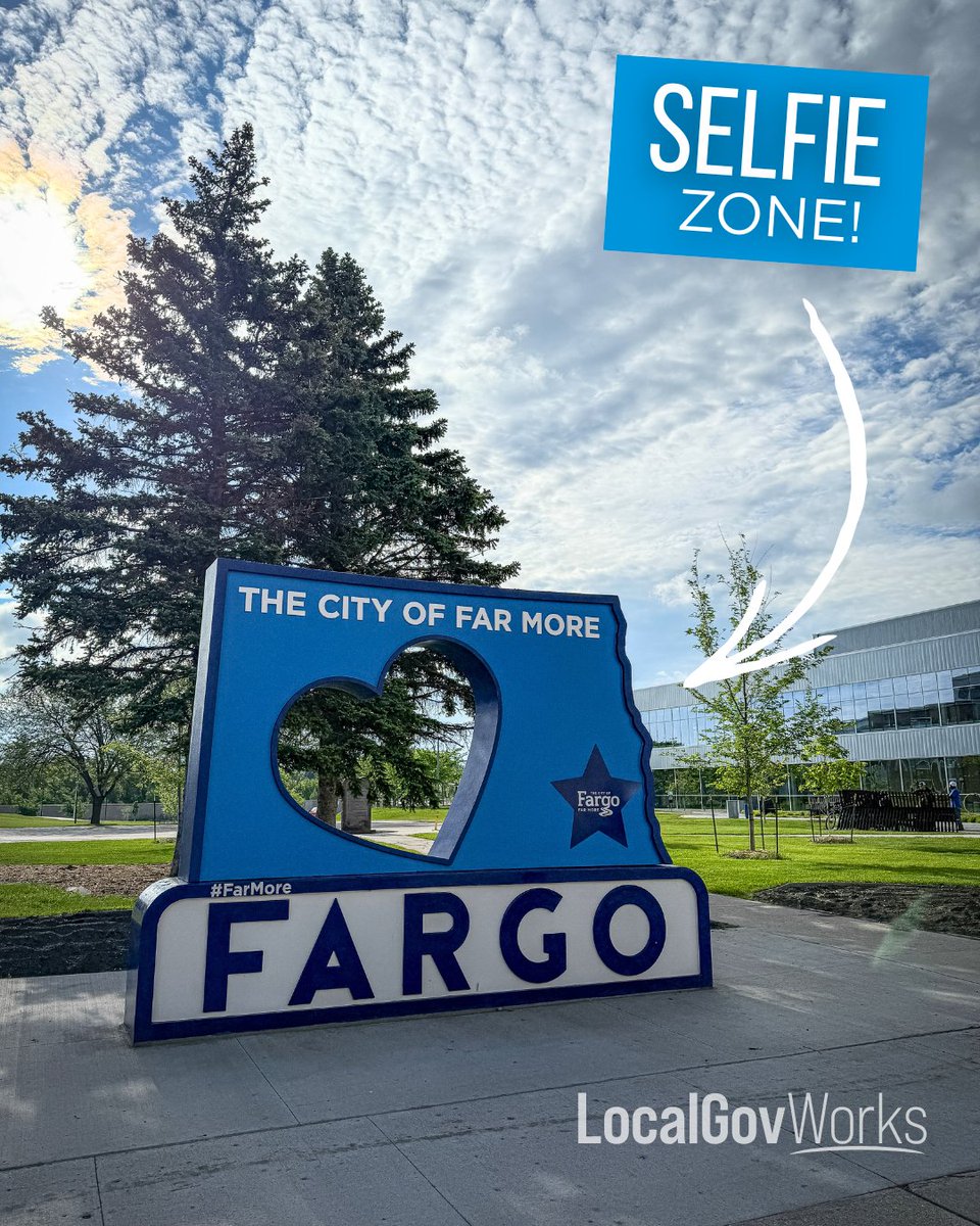 thecityoffargo's tweet image. We can't wait for you to visit the Downtown Fargo Street Fair! While you're here, don’t forget to explore beyond Broadway.
📸 Snap a selfie at the “I Heart #FarMore Fargo” sign.
🌐 Then head to FargoMoorhead.org/events/this-we… to discover everything happening across our community.
