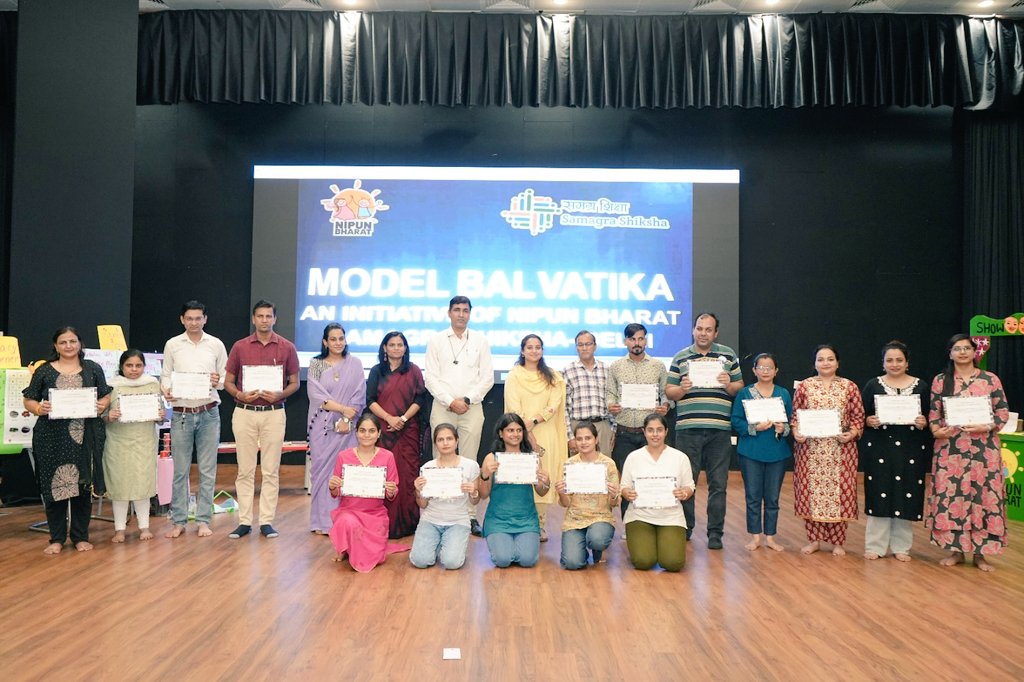 Dir_Education's tweet image. Towards New Horizons in ECCE!

140 Model Balvatikas set up in Delhi Govt. Schools! 

All 140 teachers received 3-day experiential training by Samagra Shiksha-Delhi &amp;amp; NCERT.

Valedictory session graced by worthy Director Education, Ms. Veditha Reddy (IAS)

#ECCE #Balvatika #NCERT