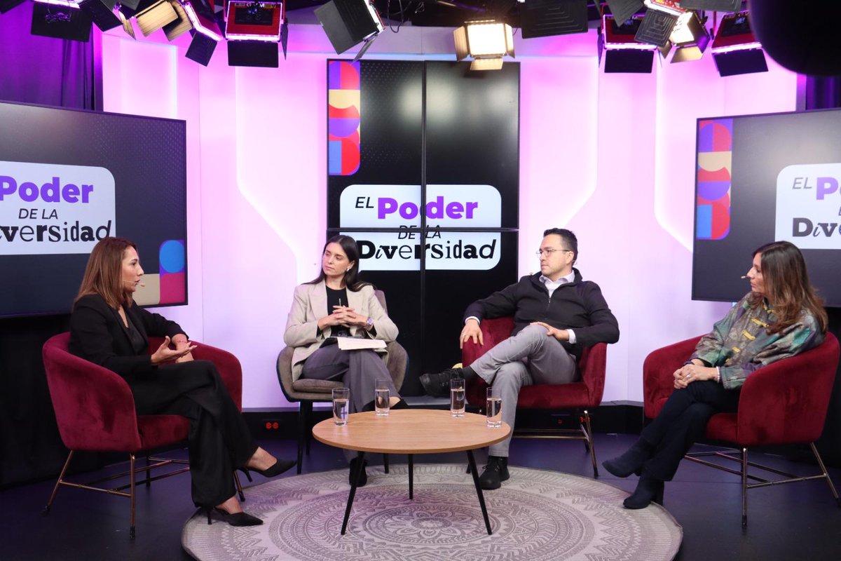 W Radio Colombia tweet media