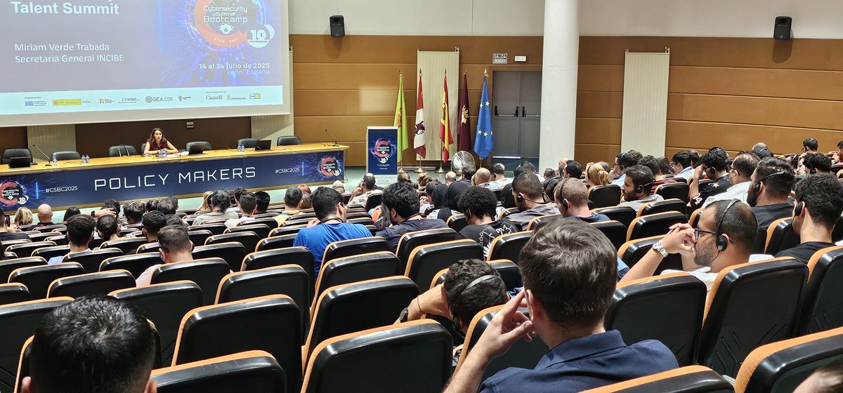 INCIBE's tweet photo. 🎤 En el marco del #CSBC2025, Miriam Verde, secretaria general de INCIBE, ha abierto el #Cybersecurity Talent Summit con una ponencia sobre el desarrollo de proyectos de #TalentoCiber y su importancia.

🌐 Impulsar capacidades es clave para el futuro de la #ciberseguridad. https://t.co/OeSUIo7dfJ