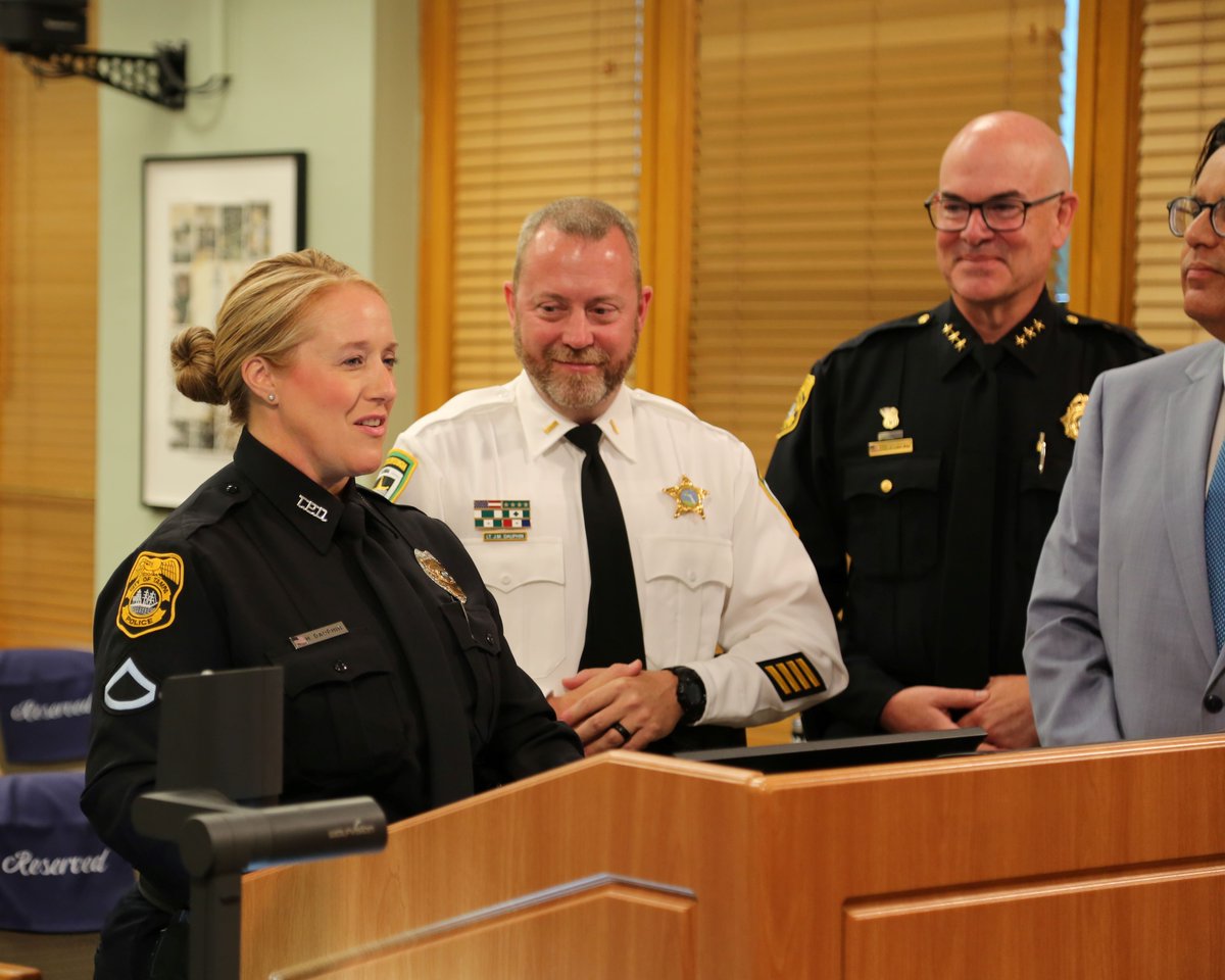 TampaPD's tweet image. Congrats to our July 2025 Officer of the Month, Detective Hope Dauphin!
Since 2022, she’s led major fraud cases in the Economic Crime Unit and mentors new detectives. Her leadership and compassion make a lasting impact. Congrats, Detective Dauphin!
