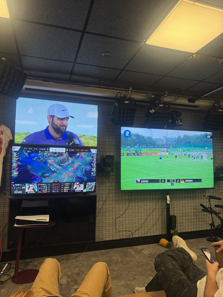 hen_ease's tweet image. Czech lacrosse, League of Legennds, The Open. Barstool SPORTS