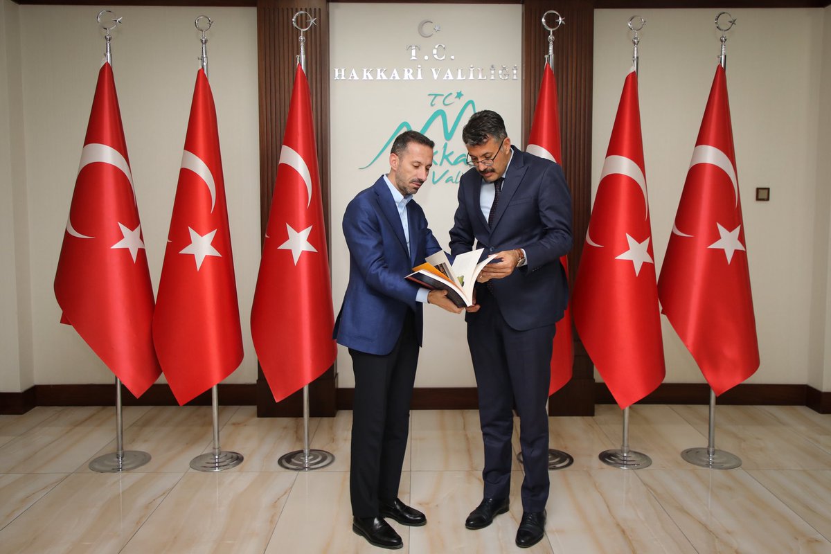 🔴 Kültür ve Turizm Bakanlığı Heyetinden Vali Çelik’e Ziyaret

📌 Kültür ve Turizm Bakanlığı Yaşayan Miras ve Kültürel Etkinlikler Genel Müdürü Selim Terzi ve beraberindeki heyet, Vali Ali Çelik’e makamında ziyaret gerçekleştirdiler.

📌 İl Kültür ve Turizm Müdürü İdris