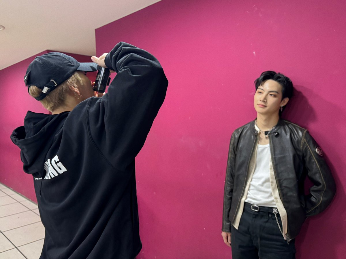 Ra_ION7's tweet photo. That moment
#JACKBEOM https://t.co/j3s9fhQKqr