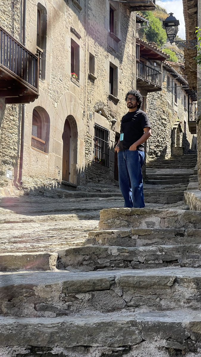 vinodkapri's tweet image. Day 1 : tour of medieval village #Rupit with amazing team of Asian summer film festival. 

#Pyre 
SPANISH PREMIERE 
2 days to go.