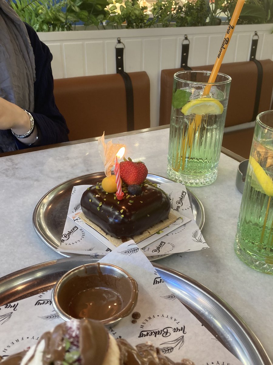 Bacımla bütlerin bitişini kutladık