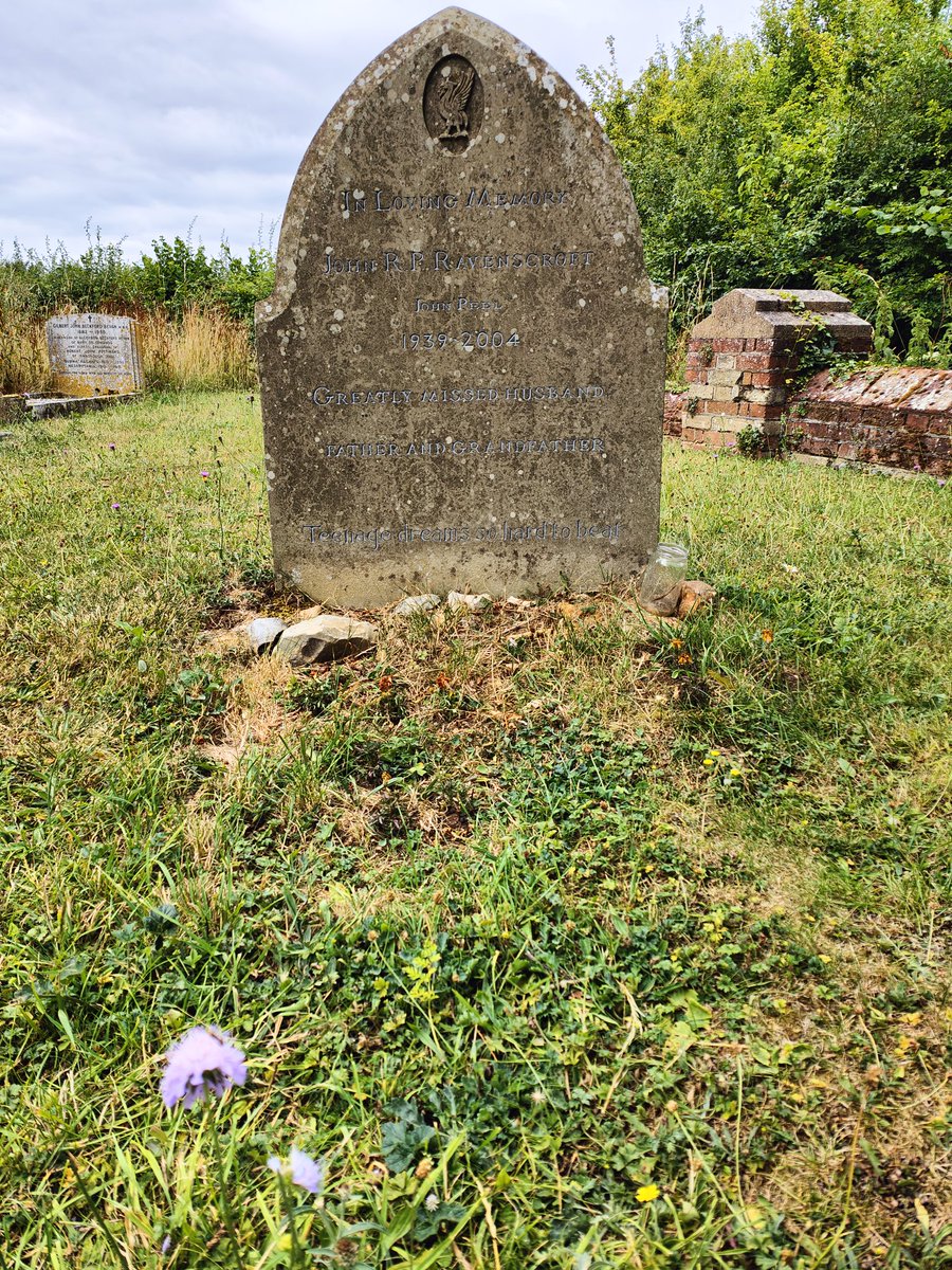 Matt Edwards (@matedwards7) on Twitter photo Visited this gentleman's grave today. John Peel had a huge influence on British modern culture. By giving exposure to alternative music in his Radio show he actually changed the music scene. I didn't listen to his shows but a friend did and we exchanged cassettes. Thread 1/3 Visited this gentleman's grave today. John Peel had a huge influence on British modern culture. By giving exposure to alternative music in his Radio show he actually changed the music scene. I didn't listen to his shows but a friend did and we exchanged cassettes. Thread 1/3