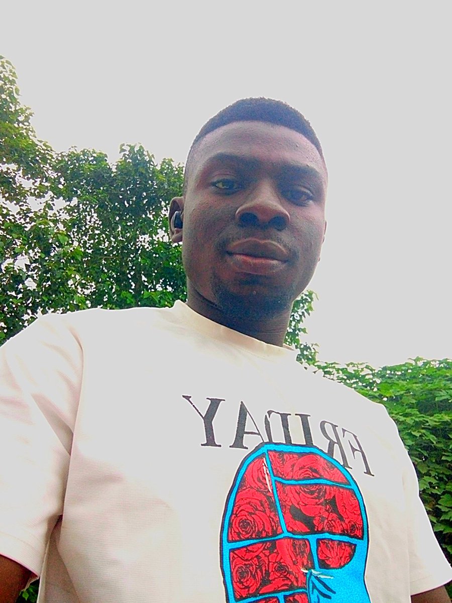 AdesusiTemitop4's tweet image. 🎉 It’s my birthday

I’m grateful for how far I’ve come on this 45-day copywriting challenge - showing up everyday, learning, nd growing.

Thank you for reading, encouraging, and cheering me on.

More lessons, better copy- bigger dreams ahead!
#CopywritingChallenge #Gratitude