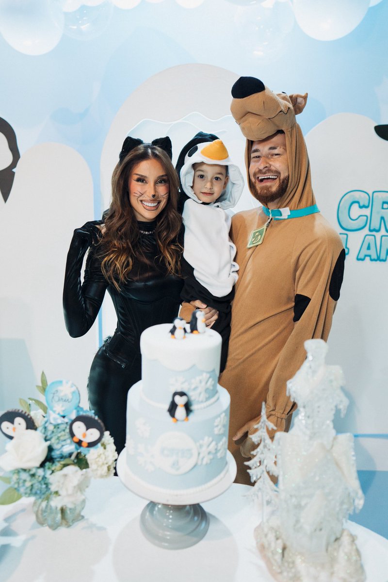 BiancaAndrade's tweet image. 4 anos do Gudugo da mãe dele e do Neneco do pai dele 🤍