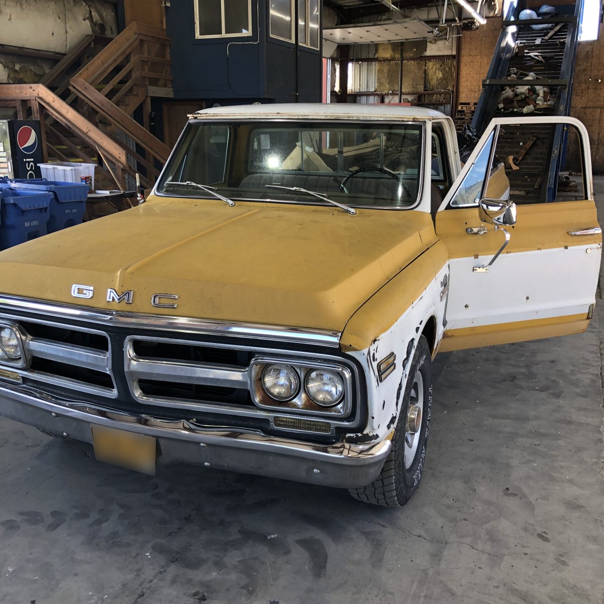ProfOnX's tweet image. My daily driver. #dailydriver #longhorn #gmclonghorn #truck #pickuptruck
