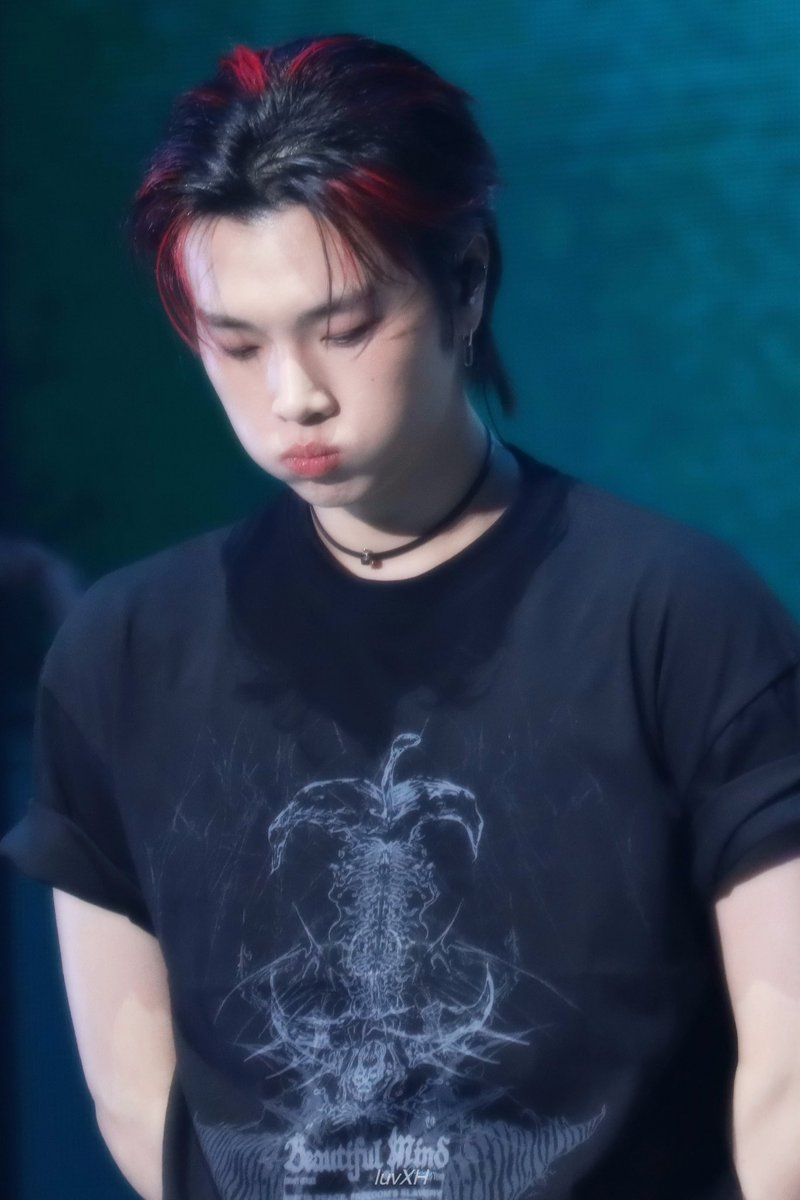 1uvXH's tweet photo. 250505 <Beautiful Mind> World Tour in SEOUL
🐱🐾

#엑스디너리히어로즈 #XdinaryHeroes #정수 #Jungsu https://t.co/ajVVrcbVB2