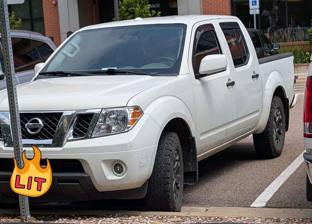FiverMacGyver's tweet image. Business in the front...................... party in the back