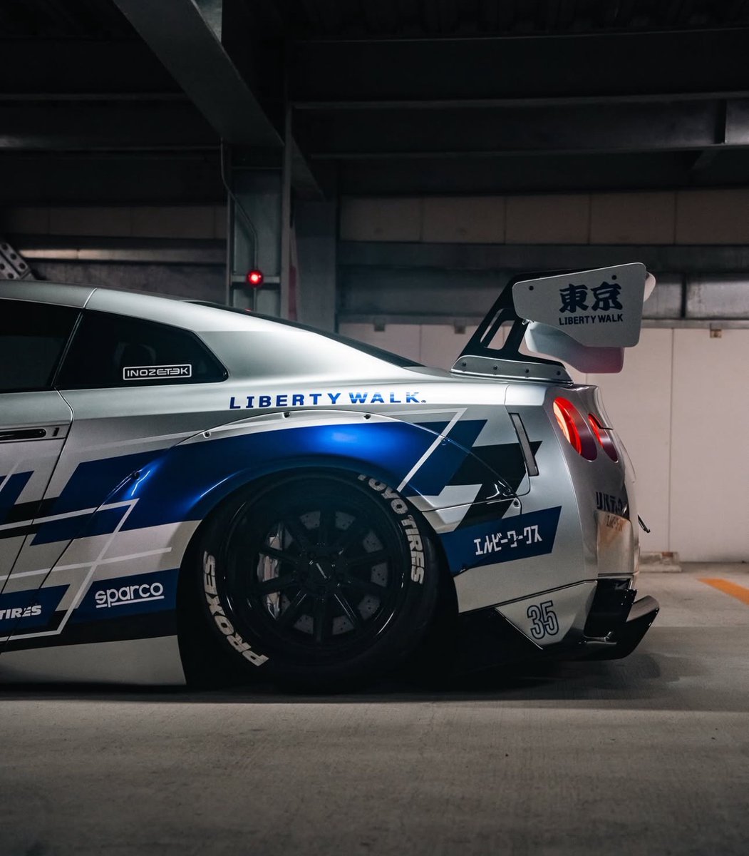 kingsofjdm's tweet photo. Liberty Walk R35 💙😈 https://t.co/aPpJ4ruKr6
