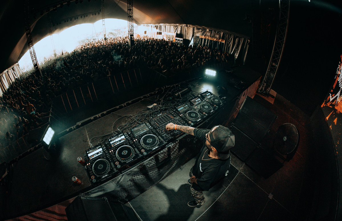 INDIANAPOLIS TONIGHT 🔪🎲

THEN <a href="/sqishi_official/">SQISHI</a> AND I HITTIN CHICAGO AND MINNEAPOLIS ON FRIDAY AND SATURDAY

How many brews you think we finna drink this weekend 🍻🍻🍻