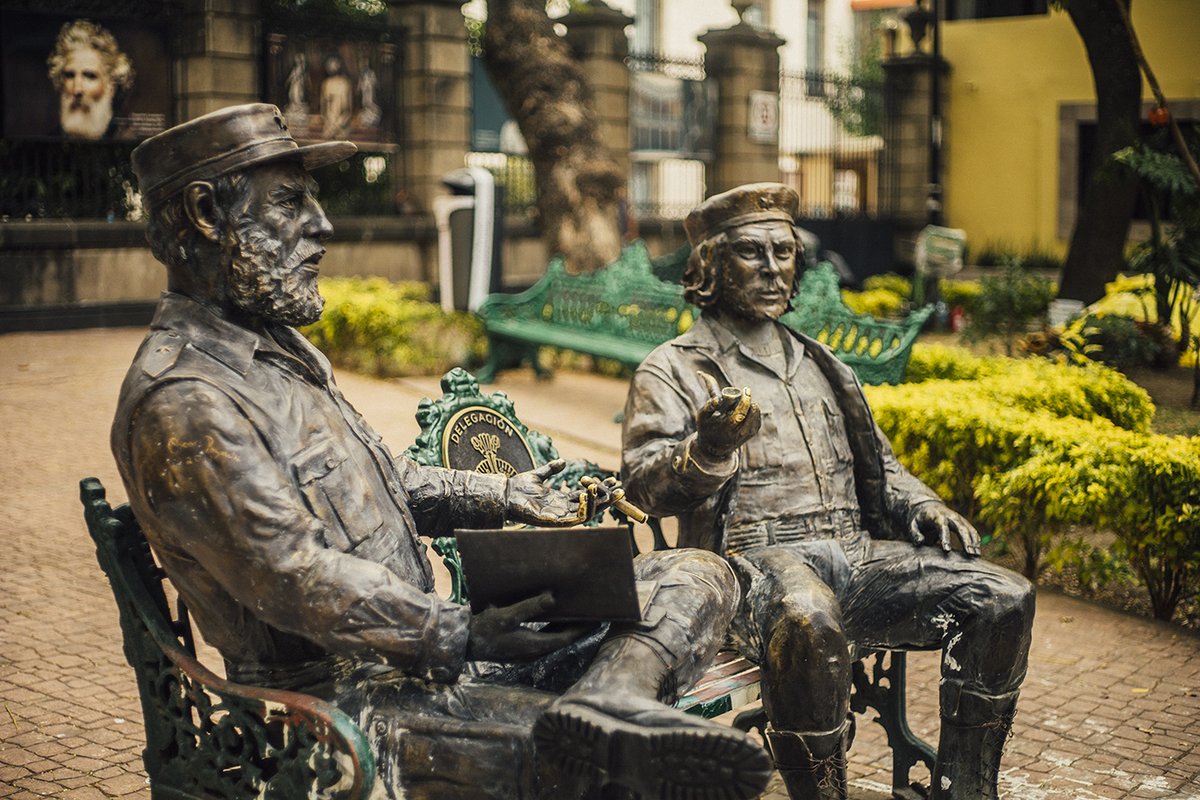 MexSolidarity's tweet image. The Sculpture That Angered Those in Power
The monument to Fidel Castro and Che Guevara at Tabacalera factory was removed by Cuauhtémoc mayor & ultra-right winger Alessandra Rojo de la Vega.
mexicosolidarity.com/the-sculpture-…