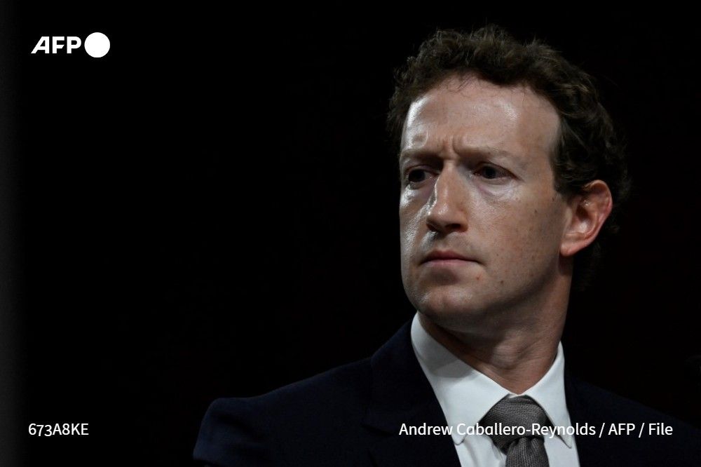 Meta chief Mark Zuckerberg and other company board members settled a shareholder lawsuit on Thursday concerning decisions made in the wake of the Cambridge Analytica privacy scandal ➡️ u.afp.com/SY8h
