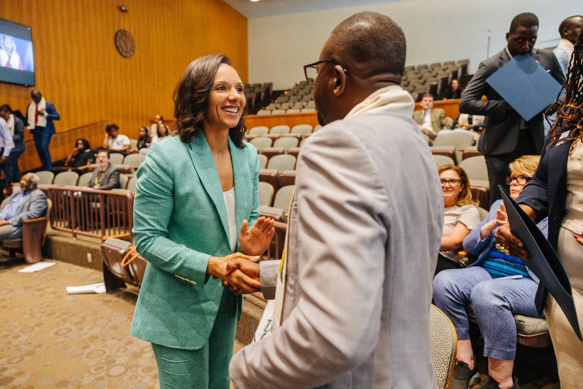 MsMarySheffield's tweet image. As Council President, it was my honor to welcome the 2025 Mandela Washington Fellows to Detroit: a city with deep roots in global leadership, justice, and community empowerment.

Detroit is PROUD to stand with the next generation of global change-makers! 🌍

📸 Dante Rionda