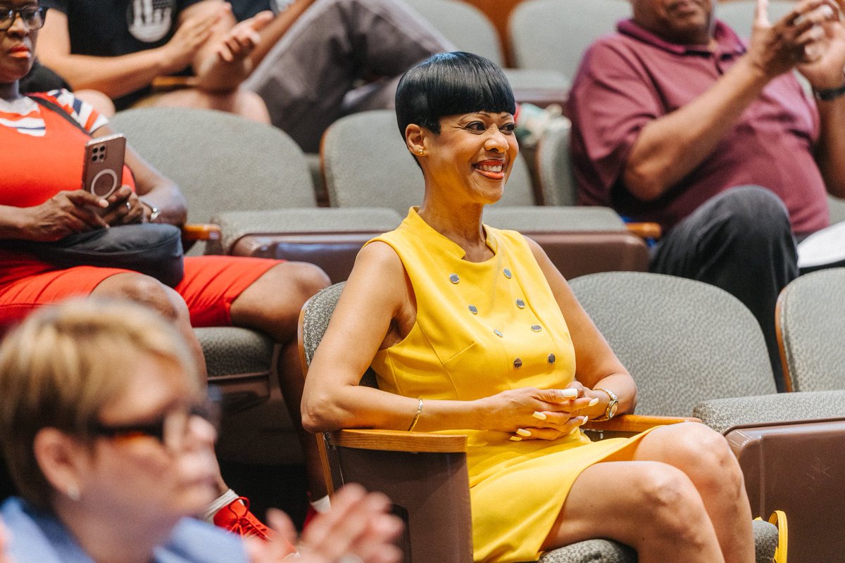 MsMarySheffield's tweet image. As Council President, it was my honor to welcome the 2025 Mandela Washington Fellows to Detroit: a city with deep roots in global leadership, justice, and community empowerment.

Detroit is PROUD to stand with the next generation of global change-makers! 🌍

📸 Dante Rionda