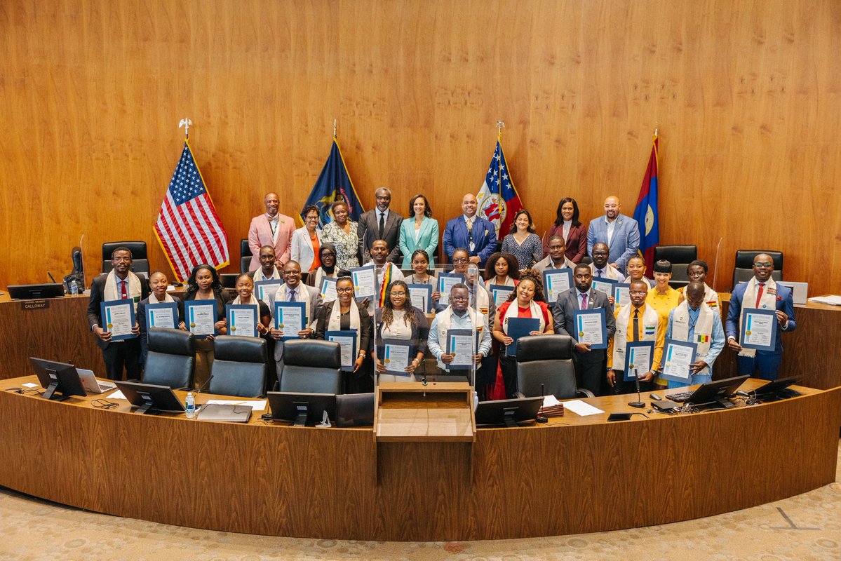MsMarySheffield's tweet image. As Council President, it was my honor to welcome the 2025 Mandela Washington Fellows to Detroit: a city with deep roots in global leadership, justice, and community empowerment.

Detroit is PROUD to stand with the next generation of global change-makers! 🌍

📸 Dante Rionda