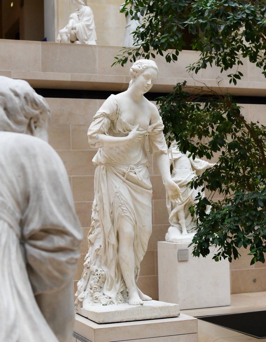 MuseeLouvre's tweet image. #LouvreALaLoupe/#LouvreDetails
🇫🇷 Inspectons les œuvres du musée avec #LouvreALaLoupe ! Aujourd’hui, focus sur cette sculpture de Jean-Baptiste Pigalle représentant l’Amitié.
🌳 Commandée en 1750, la statue reproduit les traits de la marquise de Pompadour. Elle fut placée dans…