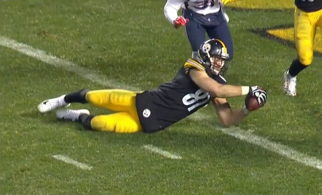 TheStandard412's tweet image. Jesse James caught the ball.

Here’s your reminder. 💛🖤

#NFL #Steelers