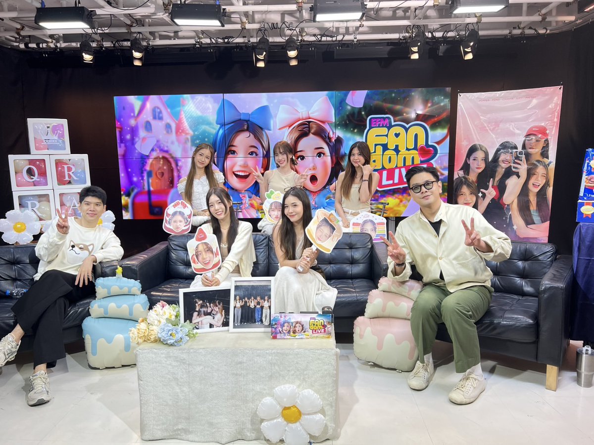 QRRA (@qrraofficial) on Twitter photo ขอบคุณ <a href="/EFM_STATION/">EFM STATION</a> มาก ๆ เลยนะคะ
ที่ชวนเราไปนั่งพูดคุยกัน สนุกมาก ๆ เลย
ไว้ซิง 6 คลอดออกมาเมื่อไหร่ หนูจะกลับมาใหม่นะคะ~~~
รวมถึง #PEONY ทุก ๆ คนด้วยน้าาา วันนี้น่ารักมาก ๆ เลย
💖🧁🍰🎂✨
#QRRA #คาร์ร่า #PEONY #EFMFANDOMLIVE #QRRAxEFMFANDOMLIVE #FANDOM_Loveletters ขอบคุณ <a href="/EFM_STATION/">EFM STATION</a> มาก ๆ เลยนะคะ
ที่ชวนเราไปนั่งพูดคุยกัน สนุกมาก ๆ เลย
ไว้ซิง 6 คลอดออกมาเมื่อไหร่ หนูจะกลับมาใหม่นะคะ~~~
รวมถึง #PEONY ทุก ๆ คนด้วยน้าาา วันนี้น่ารักมาก ๆ เลย
💖🧁🍰🎂✨
#QRRA #คาร์ร่า #PEONY #EFMFANDOMLIVE #QRRAxEFMFANDOMLIVE #FANDOM_Loveletters