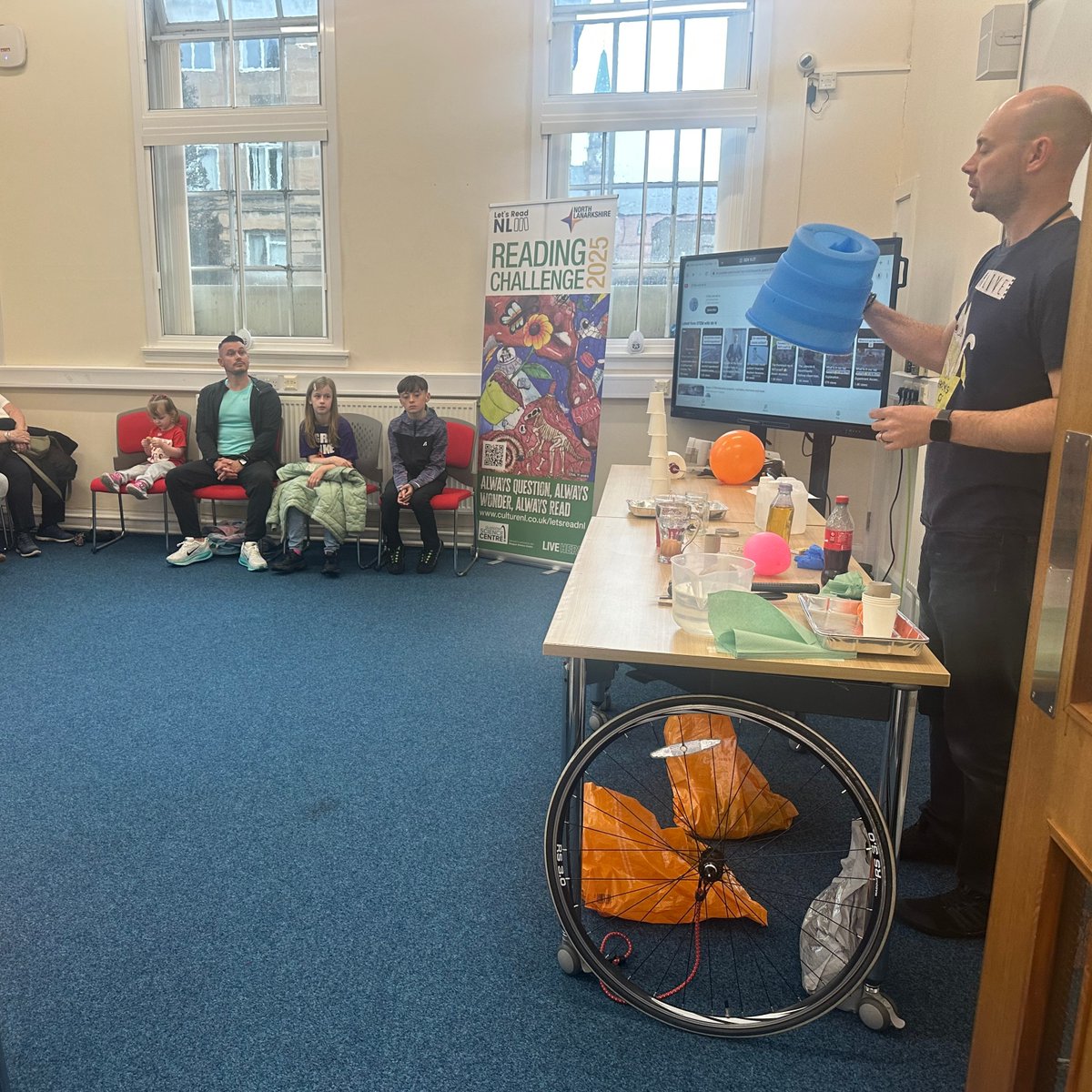 LibrariesNL's tweet image. There's still time to sign your kids up to our Let's Read NL Reading Challenge 2025. Here's a picture from our launch event with @Mr_S_Naismith.
Signup on your next visit to your local library.