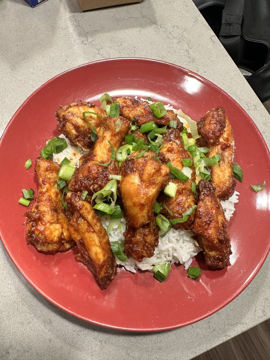 Taking some cooking classes next week. I’m pretty solid already but I’m trying to get on some Michelin star type shi BUT keep it healthy for the gains 💪🏾