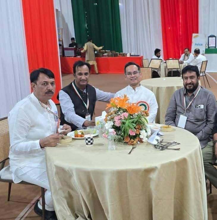 गुजरात प्रदेश कांग्रेस कमेटी के अध्यक्ष बनने पर रेस के घोड़े श्री अमित चावड़ा साहब को हार्दिक बधाई 💐 <a href="/AmitChavdaINC/">Amit Chavda</a>
