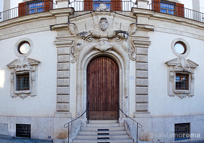 #Roma  Palazzo Zuccari. Federico Zuccari pittore, lo progettò come sua dimora e studio alla fine del Cinquecento sui resti degli antichi giardini di Lucullo