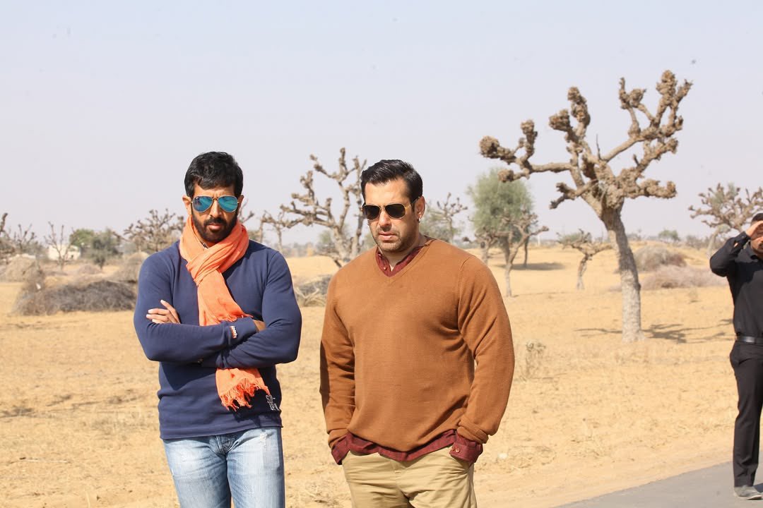 Salman Khan (@beingsalmankhan) on Twitter photo #10YearsOfBajrangiBhaijaan
#KabirKhan #KareenaKapoorKhan <a href="/Nawazuddin_S/">Nawazuddin Siddiqui</a> #HarshaaliMalhotra <a href="/SKFilmsOfficial/">Salman Khan Films</a> #10YearsOfBajrangiBhaijaan
#KabirKhan #KareenaKapoorKhan <a href="/Nawazuddin_S/">Nawazuddin Siddiqui</a> #HarshaaliMalhotra <a href="/SKFilmsOfficial/">Salman Khan Films</a>
