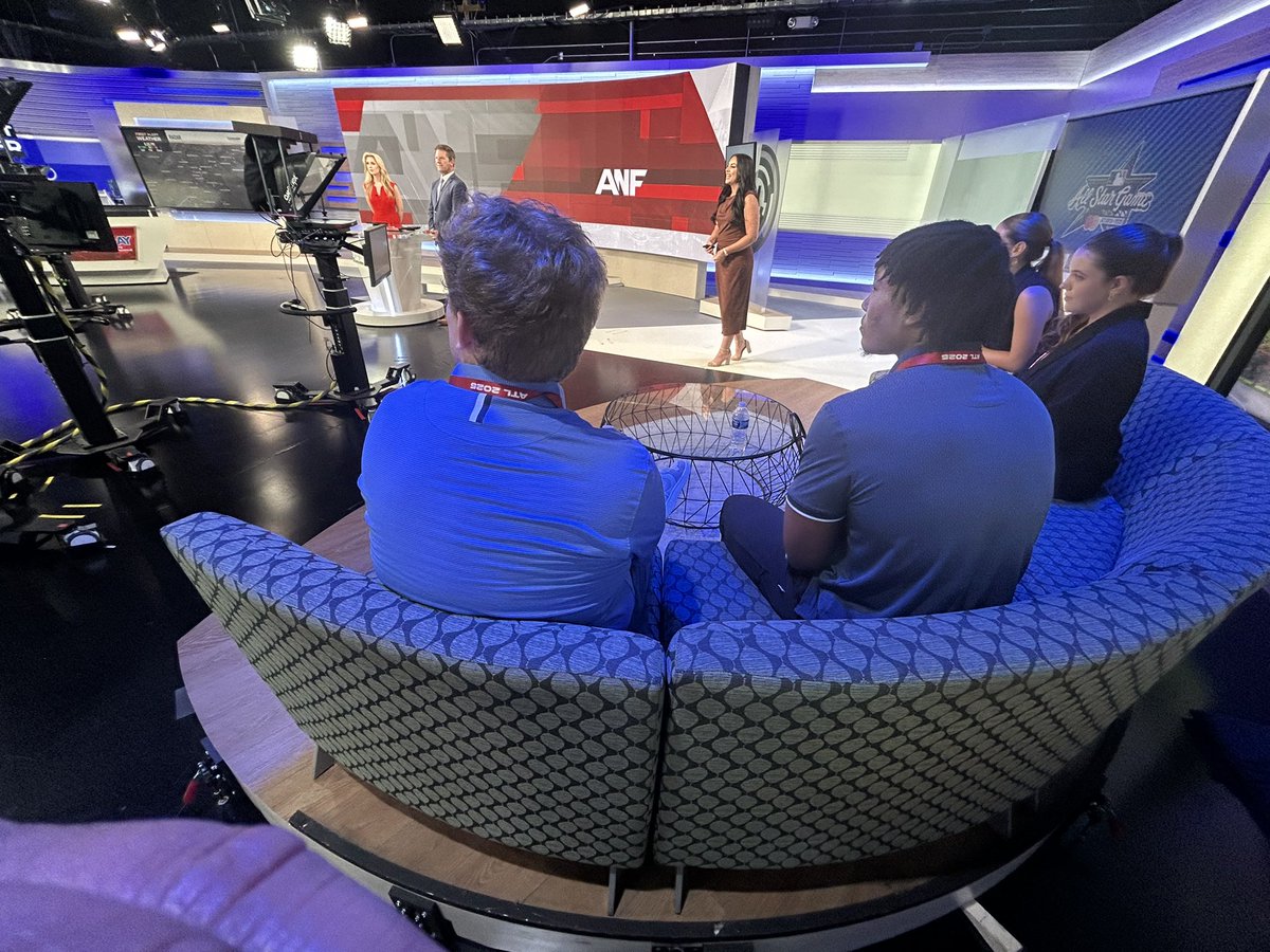 TheGreat_Nate's tweet image. Always been thankful that people within the business look out for each other. It’s really cool now having my friends help out the @GaylordCollege students I work with. So thankful that @baillie_burm took the time to show the students around @ATLNewsFirst &amp;amp; offer career advice.