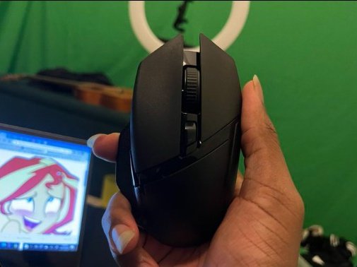 PonisEnCodeina's tweet image. Just got a new mouse.